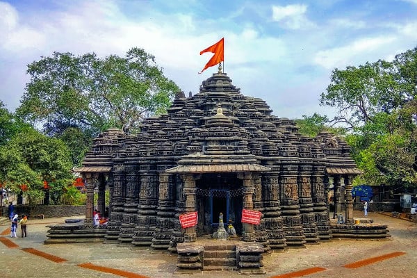 Taxi from Pune to Ambernath