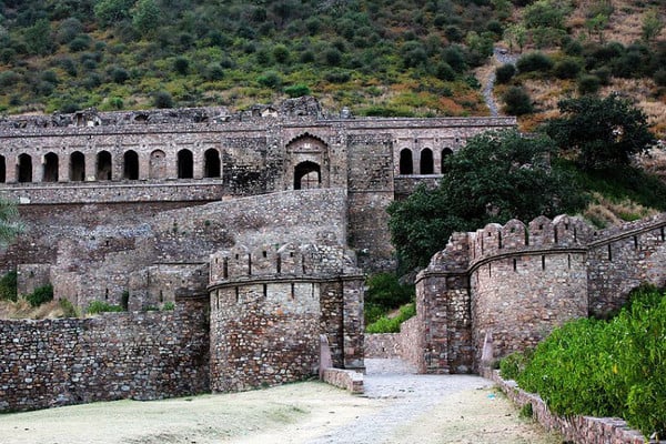 Taxi from Jalandhar to Bhangarh