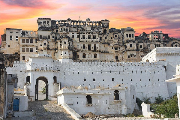 Taxi from Udaipur to Bhilwara