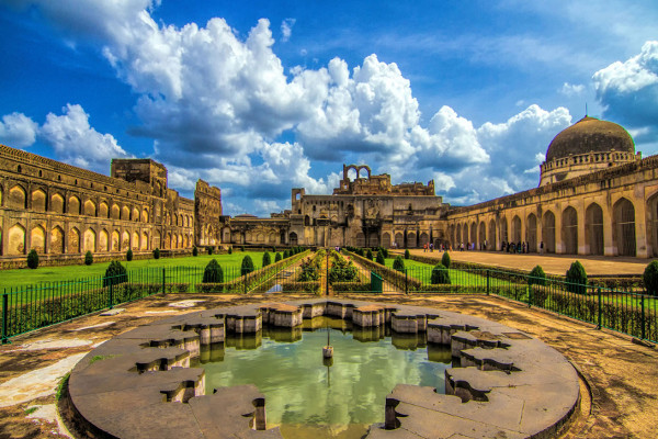 Taxi from Hyderabad to Bidar