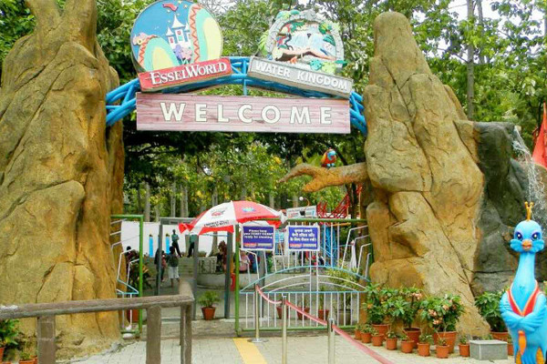 Taxi from Pune to Borivali