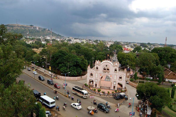 Taxi from Rajkot to Dewas