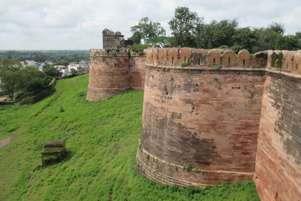 Taxi from Indore to Dhar