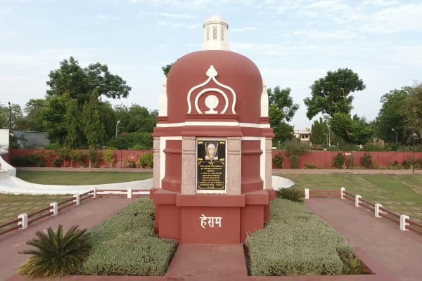 Taxi from Rajkot to Gandhidham