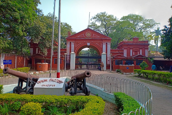 Taxi from Varanasi to Ghazipur