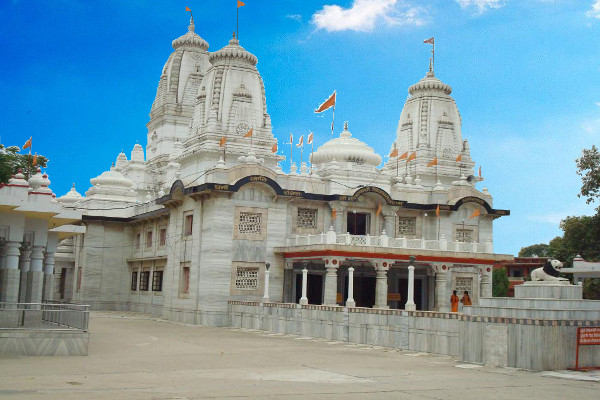 Taxi from Varanasi to Gorakhpur