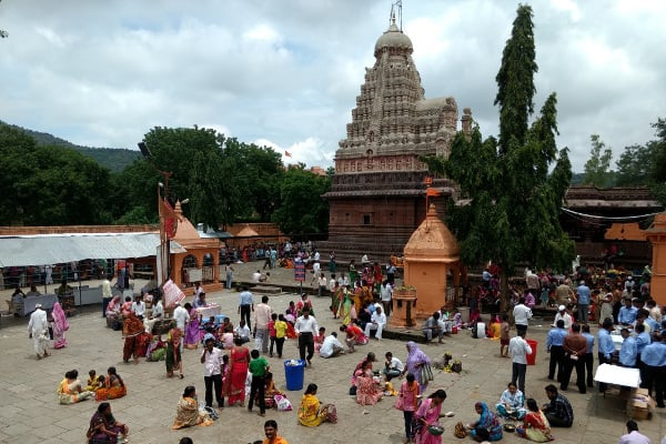 Taxi from Pune to Grishneshwar