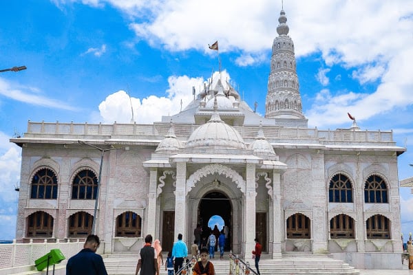 Taxi from Bhopal to Guna