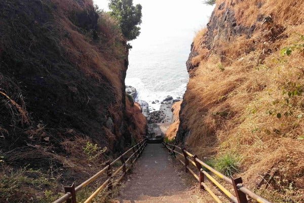 Taxi from Ahmedabad to Harihareshwar