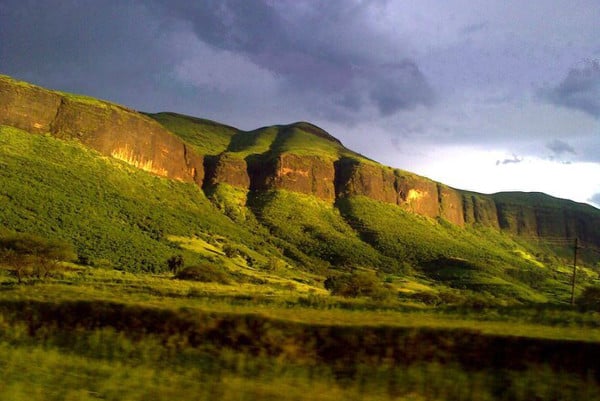 Taxi from Gandhinagar to Igatpuri