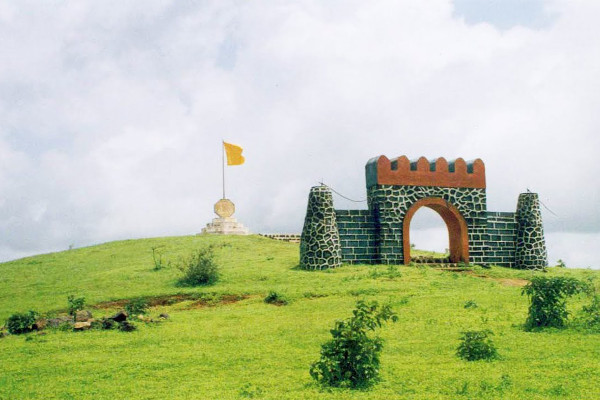 Taxi from Pune to Jawhar