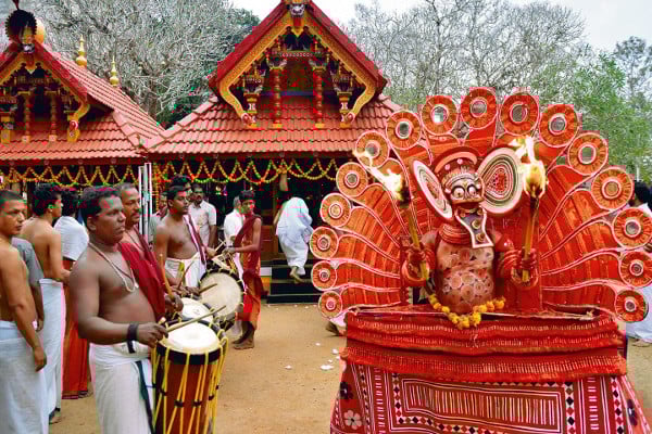 Taxi from Bangalore to Kannur