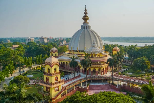 Taxi from Kolkata to Mayapur