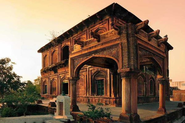 Taxi from Delhi to Meerut