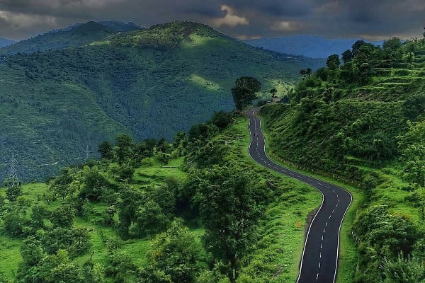 Taxi from Dehradun to Pauri