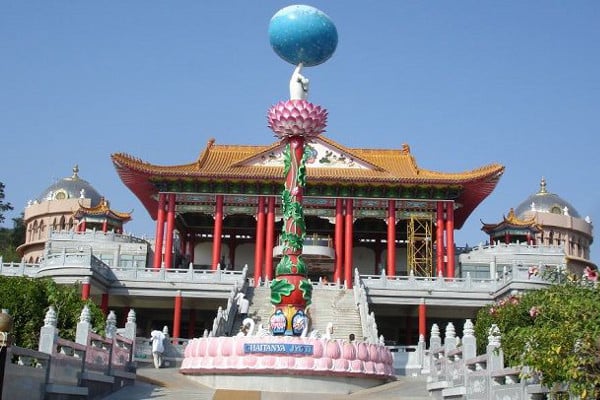 Taxi from Bangalore to Puttaparthi