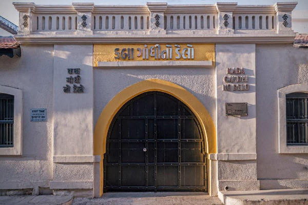 Taxi from Ahmedabad to Rajkot