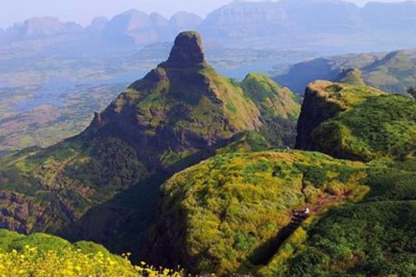 Taxi from Rajkot to Ratangad