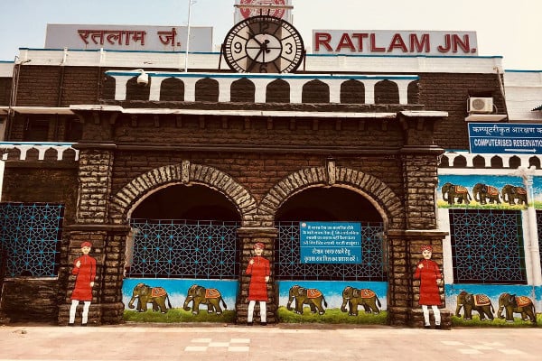 Taxi from Indore to Ratlam