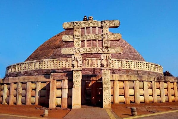 Taxi from Ahmedabad to Sanchi