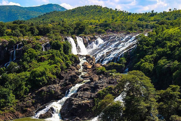 Taxi from Bangalore to Shivanasamudra