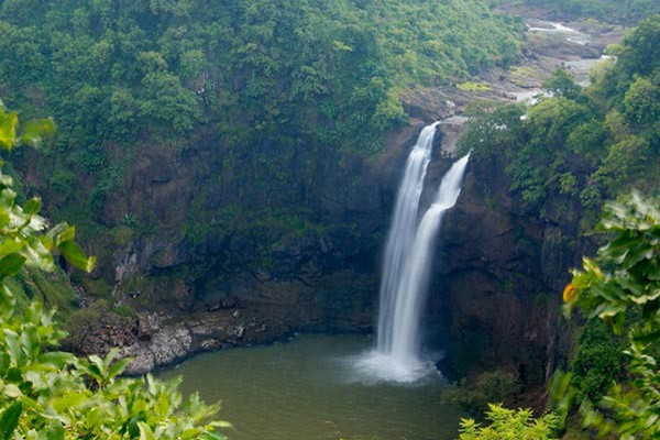 Taxi from Mumbai to Silvassa