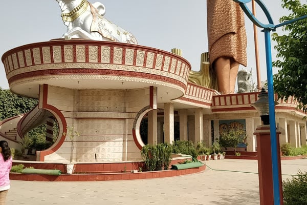 Taxi from Delhi to Sirsa