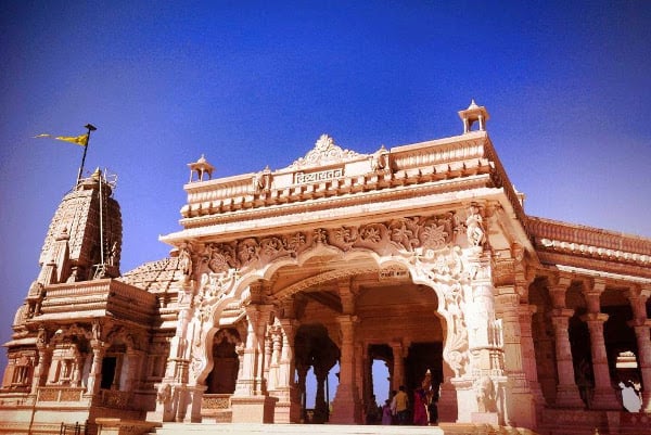 Taxi from Ahmedabad to Surendranagar