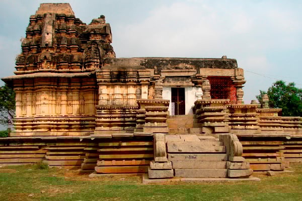 Taxi from Hyderabad to Suryapet