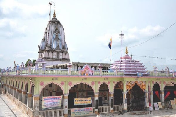 Taxi from Delhi to Tijara