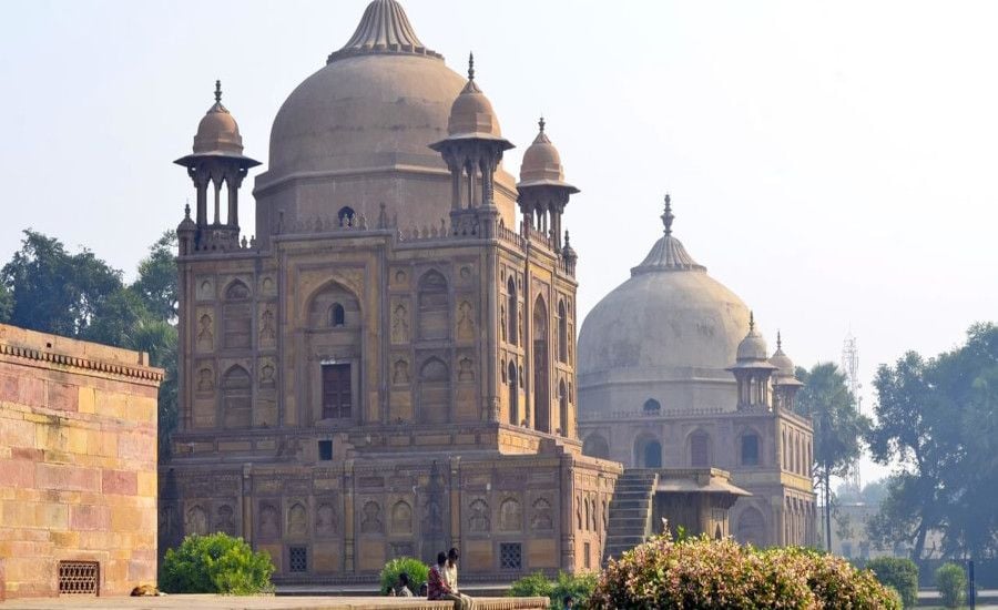 Places to Visit Near Varanasi by Road – Top Weekend Getaways & Road Trips