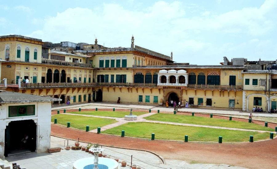 Places to Visit Near Varanasi by Road – Top Weekend Getaways & Road Trips